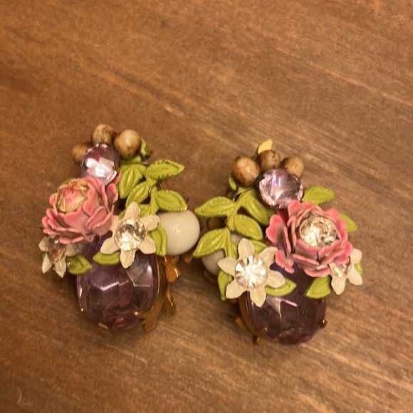 Vintage Jewelry - Vintage floral 3D metal crystal glass pearl Cottagecore earrings